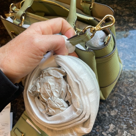 Michael Kors Light Sage small purse and card holder. - Picture 5 of 7